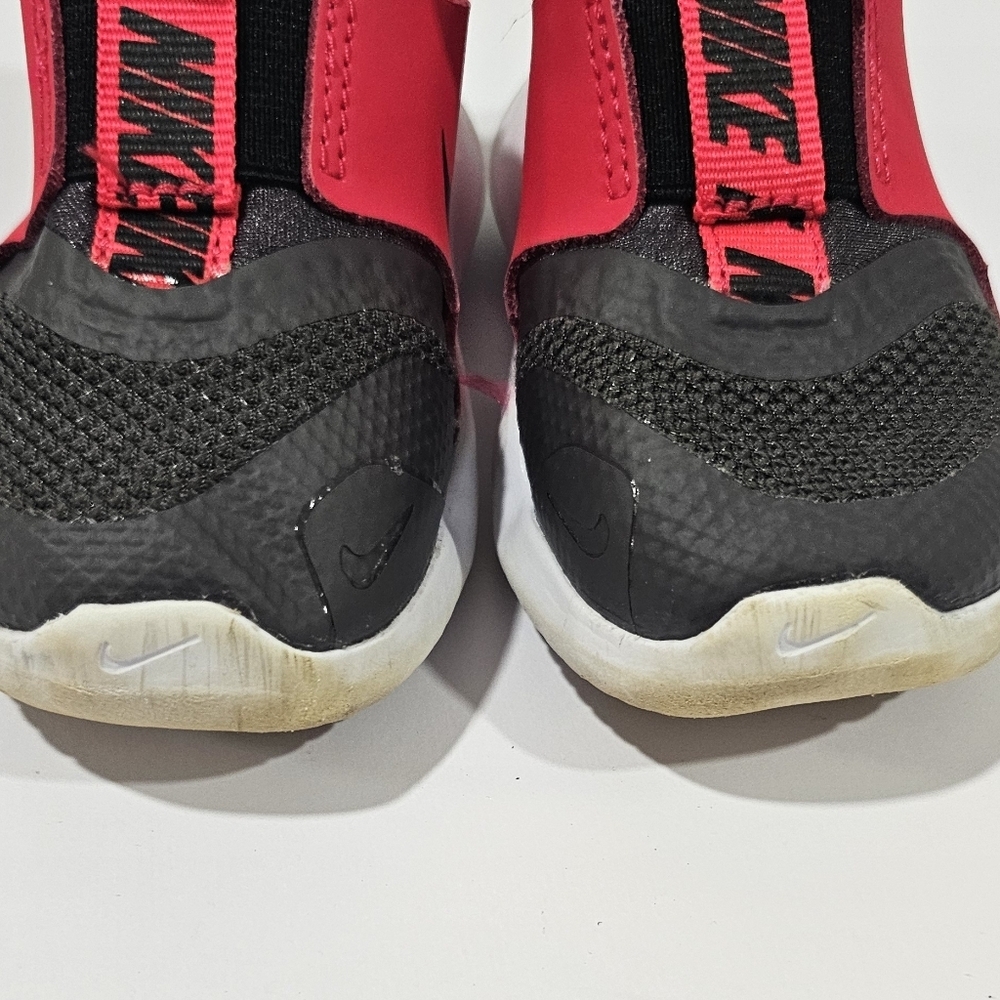 Nike Flex Runner Boy Girl Baby Toddler Size 5c Red Gray Black Sneaker - Picture 3 of 8
